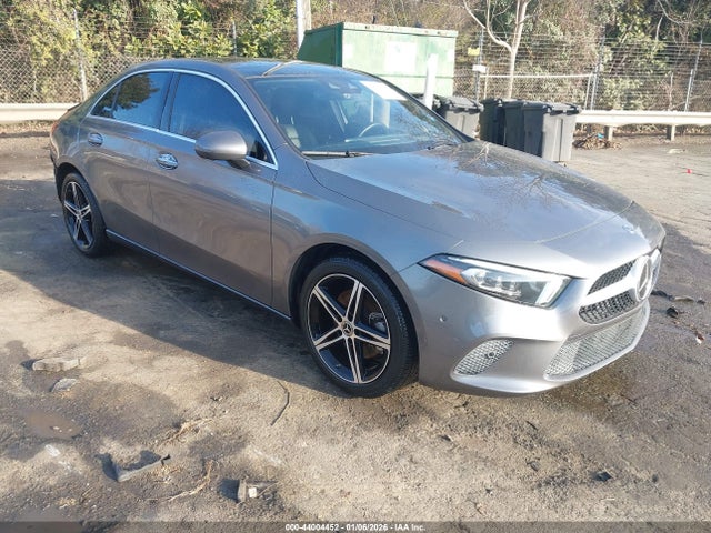 2020 MERCEDES-BENZ A 220 W1K3G4EB6LJ220127