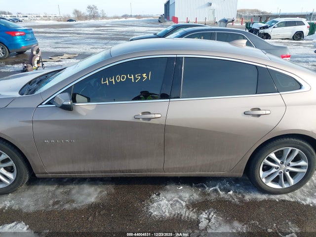 1G1ZD5ST3JF215105 Chevrolet MALIBU LT