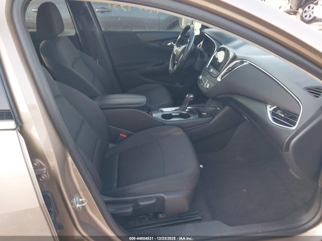 1G1ZD5ST3JF215105 Chevrolet MALIBU LT