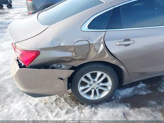 1G1ZD5ST3JF215105 Chevrolet MALIBU LT