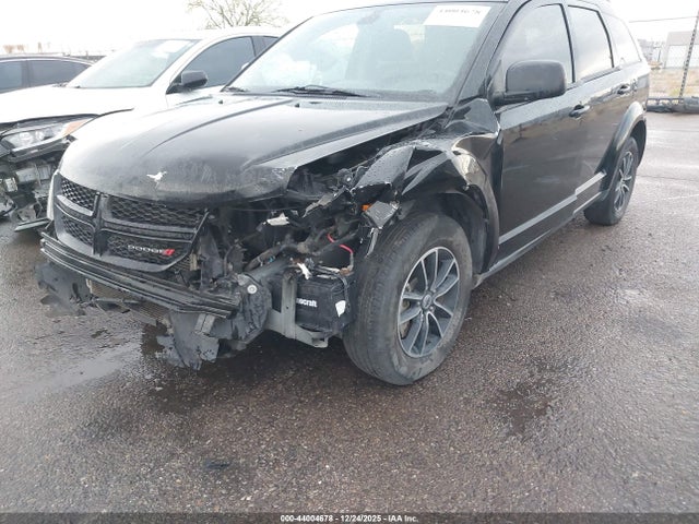 3C4PDCAB9JT447886 Dodge JOURNEY SE