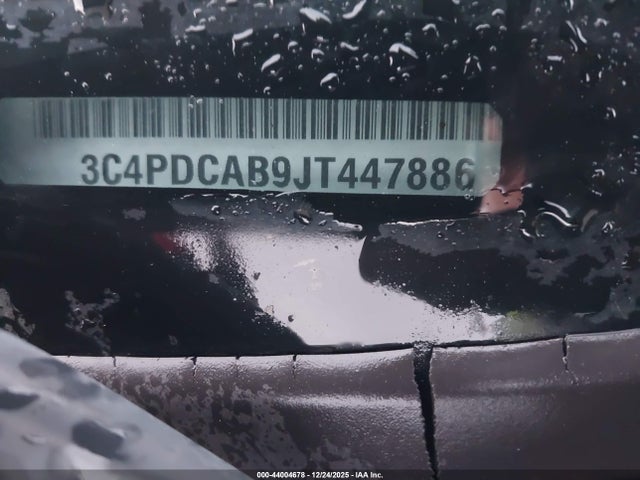 3C4PDCAB9JT447886 Dodge JOURNEY SE