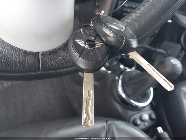 2005 MINI COOPER S WMWRH335X5TF85006 Photo 10