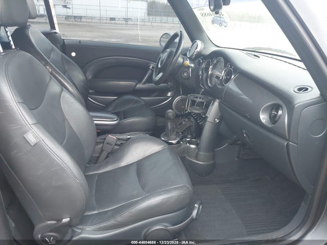 2005 MINI COOPER S WMWRH335X5TF85006 Photo 4