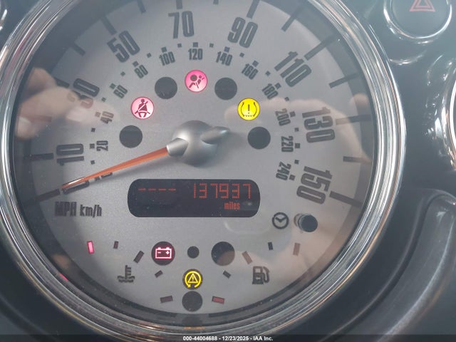 2005 MINI COOPER S WMWRH335X5TF85006 Photo 6