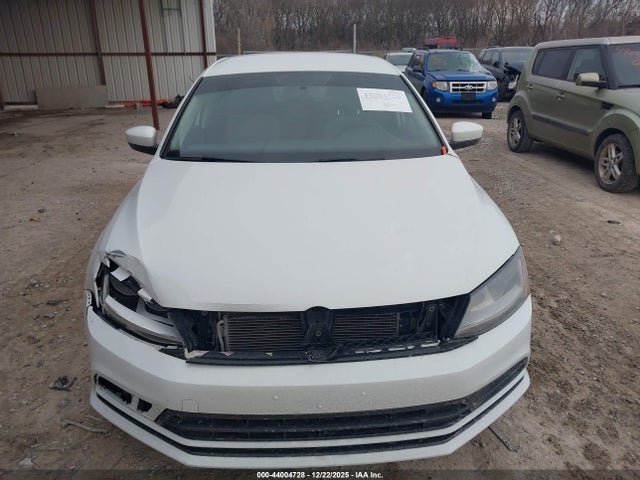 44004728 :رقم المزاد ، 3VW2B7AJ6JM208737 vin ، 2018 Volkswagen Jetta 1.4t S مزاد بيع