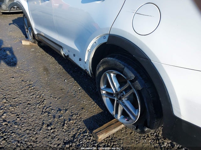 5XYZTDLB7HG394640 Hyundai Santa Fe Sport 2.4l