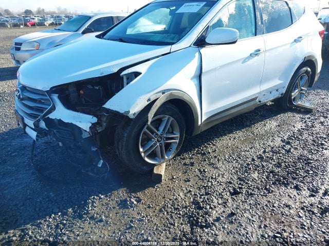 5XYZTDLB7HG394640 Hyundai Santa Fe Sport 2.4l