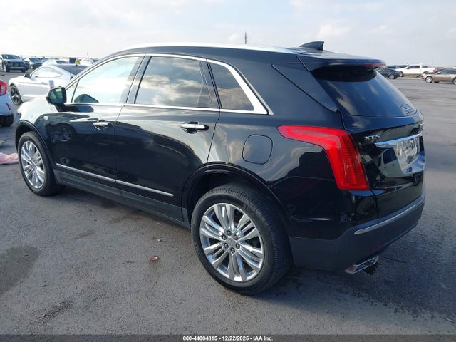 2018 CADILLAC XT5 1GYKNERS0JZ213503 Photo 2