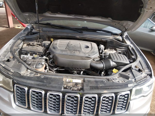 1C4RJEAG9KC852149 Jeep Grand Cherokee Laredo E 4x2