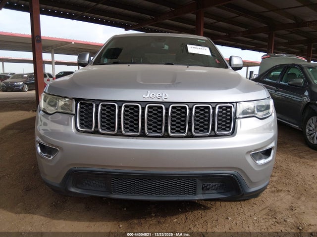 1C4RJEAG9KC852149 Jeep Grand Cherokee Laredo E 4x2
