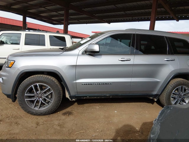 1C4RJEAG9KC852149 Jeep Grand Cherokee Laredo E 4x2