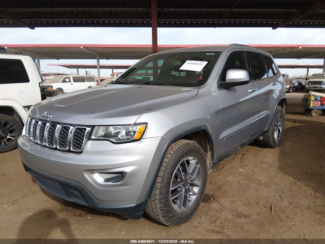 1C4RJEAG9KC852149 Jeep Grand Cherokee Laredo E 4x2