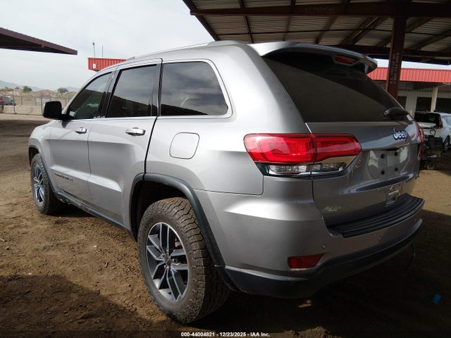 1C4RJEAG9KC852149 Jeep Grand Cherokee Laredo E 4x2