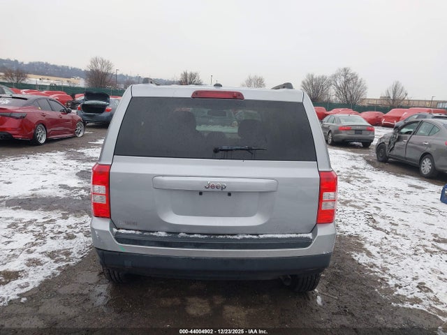 1C4NJPBB0HD203856 Jeep Patriot Sport Fwd