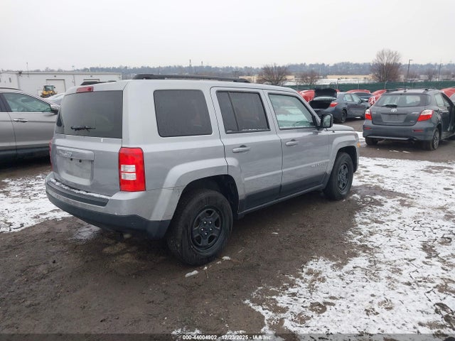 1C4NJPBB0HD203856 Jeep Patriot Sport Fwd