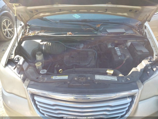 44004914 :رقم المزاد ، 2A4RR8DG1BR713009 vin ، 2011 Chrysler Town & Country Touring-l مزاد بيع