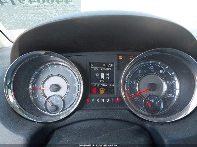 44004914 :رقم المزاد ، 2A4RR8DG1BR713009 vin ، 2011 Chrysler Town & Country Touring-l مزاد بيع