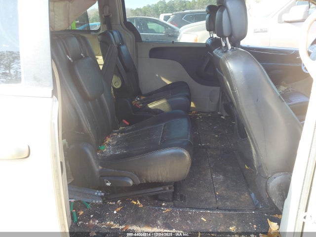 44004914 :رقم المزاد ، 2A4RR8DG1BR713009 vin ، 2011 Chrysler Town & Country Touring-l مزاد بيع