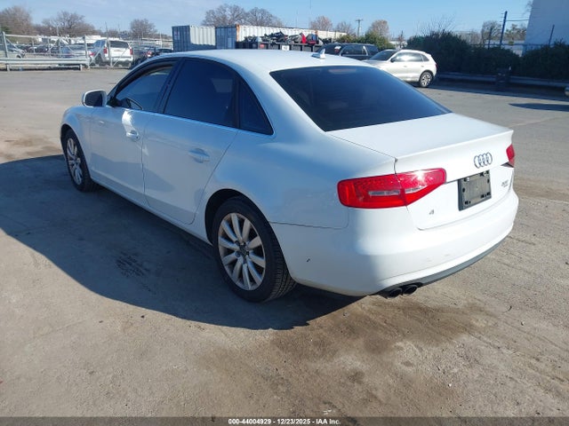 2013 AUDI A4 WAUBFAFL0DN032015 Photo 2