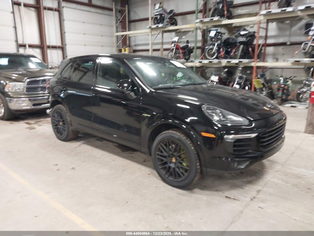 2017 PORSCHE CAYENNE E-HYBRID WP1AE2A26HLA68460