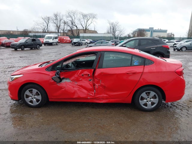 1G1BC5SMXH7218164 Chevrolet Cruze Ls Auto