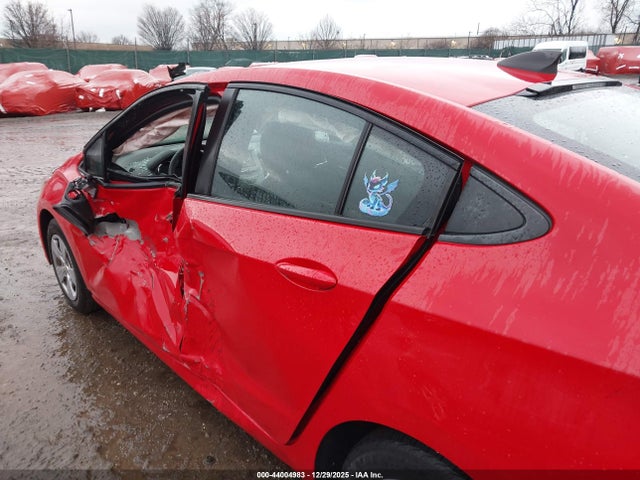 1G1BC5SMXH7218164 Chevrolet Cruze Ls Auto