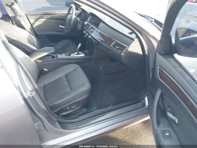 2010 BMW 528I WBANU5C52AC365940 Photo 4