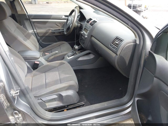 44005132 :رقم المزاد ، WVWDA71K69W081619 vin ، 2009 Volkswagen Rabbit S مزاد بيع