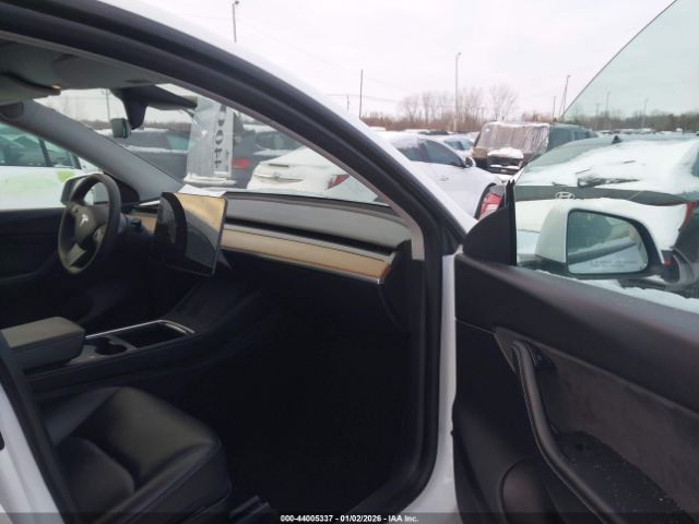 2021 TESLA MODEL Y 5YJYGDEE4MF234000 Photo 4