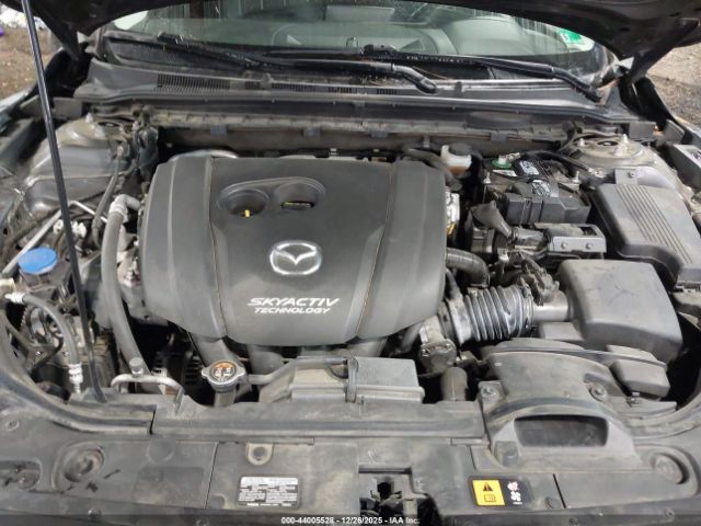 2018 MAZDA MAZDA6 JM1GL1VM9J1324924 Photo 9
