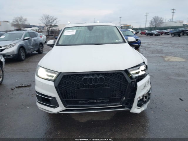 WA1LAAF70HD041800 Audi Q7 3.0t Premium