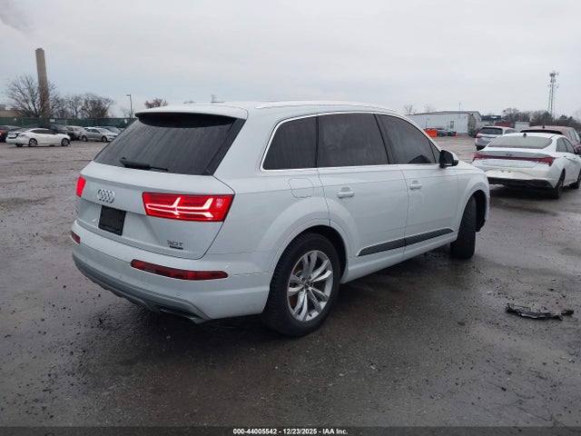 WA1LAAF70HD041800 Audi Q7 3.0t Premium