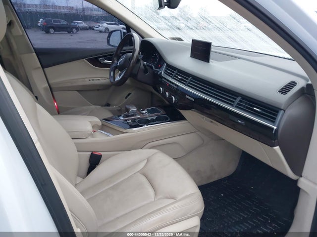 WA1LAAF70HD041800 Audi Q7 3.0t Premium