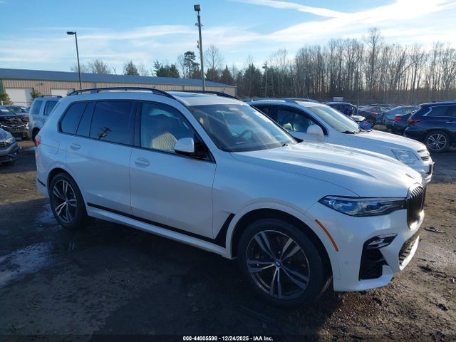 2022 BMW X7 5UXCX6C08N9K20687