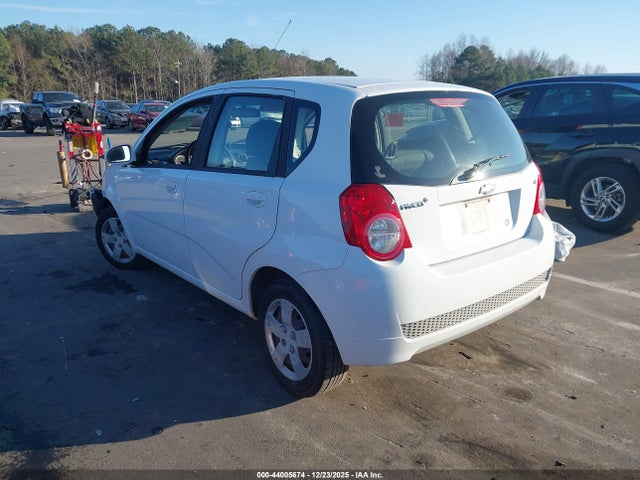 2011 CHEVROLET AVEO KL1TD6DE0BB251867 Photo 2