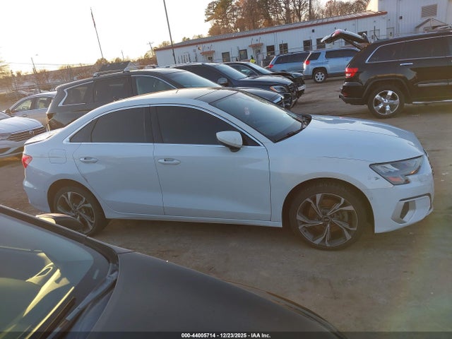 Aukcja sprzedaży 2022 Audi A3 Premium 40 Tfsi Quattro S Tronic, vin: WAUGUDGY6NA013565, numer aukcji: 44005714