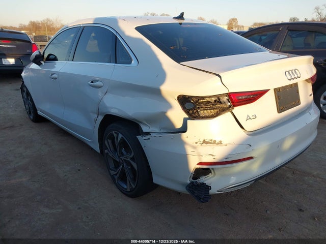 2022 AUDI A3 WAUGUDGY6NA013565 Photo 2