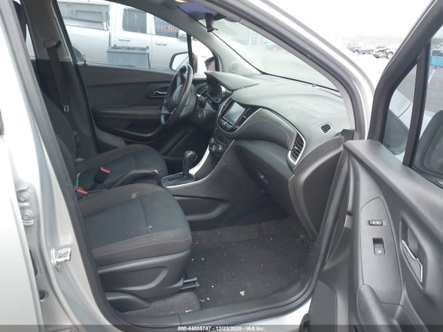 KL7CJKSB8HB153789 Chevrolet TRAX LS