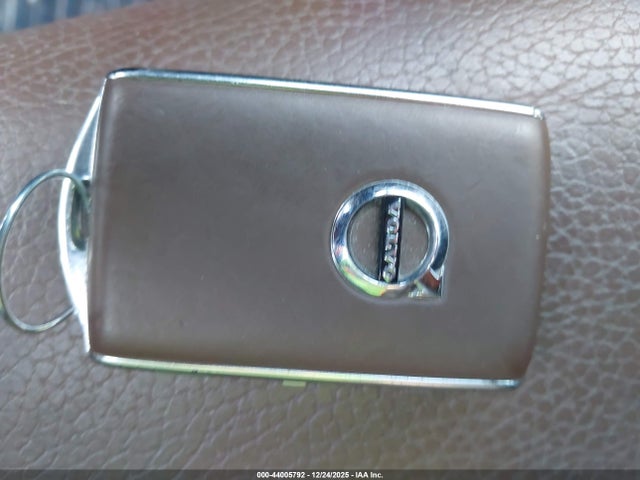 2018 VOLVO XC60 YV4A22RL6J1049736 Photo 10