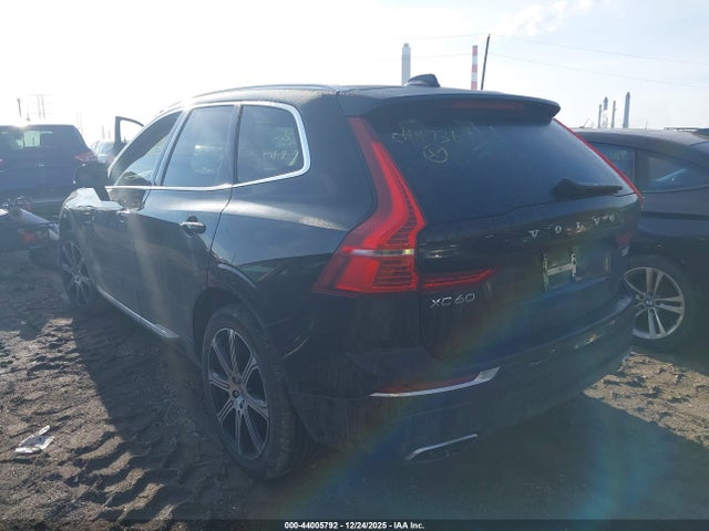 2018 VOLVO XC60 YV4A22RL6J1049736 Photo 2