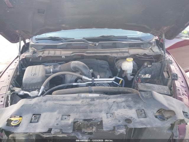 44005811 :رقم المزاد ، 1C6RR6LTXJS183331 vin ، 2018 Ram 1500 Lone Star Silver  4x2 5'7 Box مزاد بيع