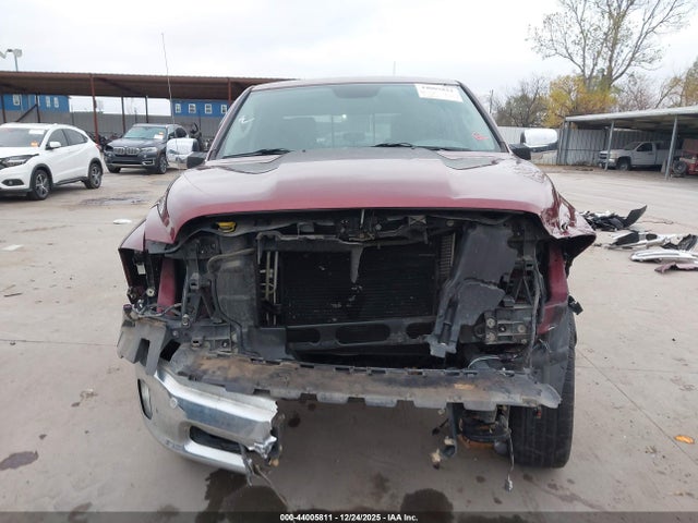 44005811 :رقم المزاد ، 1C6RR6LTXJS183331 vin ، 2018 Ram 1500 Lone Star Silver  4x2 5'7 Box مزاد بيع