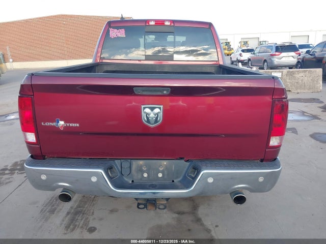 44005811 :رقم المزاد ، 1C6RR6LTXJS183331 vin ، 2018 Ram 1500 Lone Star Silver  4x2 5'7 Box مزاد بيع
