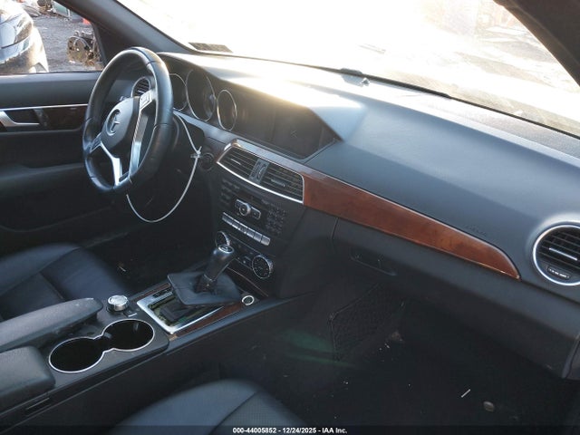 Aukcja sprzedaży 2014 Mercedes-benz C-class C 250 Sport, vin: WDDGF4HB1EG187151, numer aukcji: 44005852