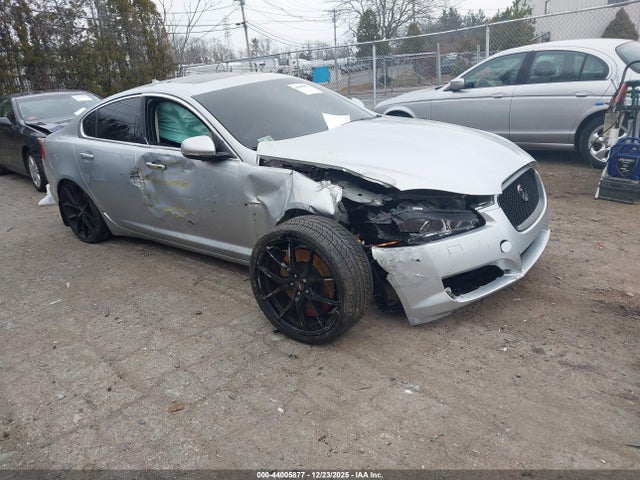 2015 JAGUAR XF SAJWJ0FF7F8U61565 Photo 0