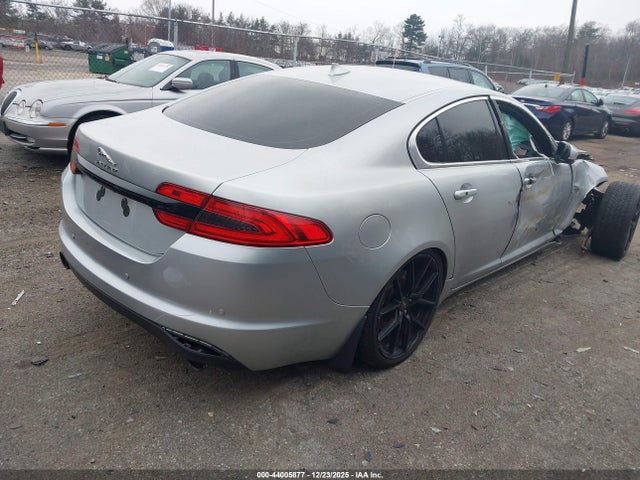 2015 JAGUAR XF SAJWJ0FF7F8U61565 Photo 3