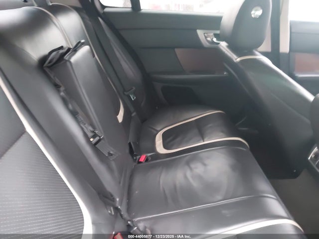 2015 JAGUAR XF SAJWJ0FF7F8U61565 Photo 7