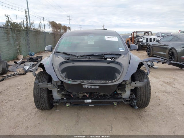 44005911 :رقم المزاد ، 5YJ3E1EB8MF066723 vin ، 2021 Tesla Model 3 Long Range Dual Motor All-wheel Drive مزاد بيع