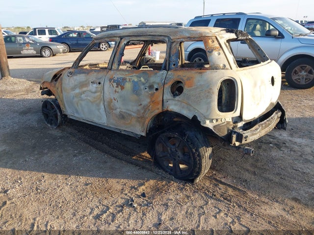 2014 MINI COUNTRYMAN WMWZC3C52EWT00177 Photo 2